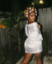 Load image into Gallery viewer, Luxury Valeur Robe
